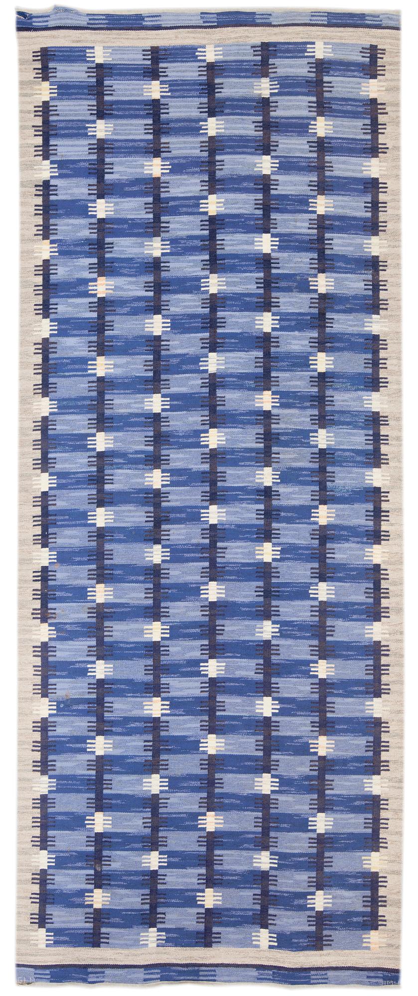 MATTA. Rölakan. 500 x 195,5 cm. Signerad GLH AMH (Gävleborgs Läns Hemslöjd,  sannolikt av Anna-Maria Hoke).