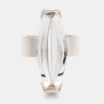 Björn Weckström, Ring "Luminoso", sterlingsilver, munsteinerslipad bergskristall. Lapponia 2009.