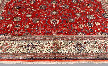 A carpet, Sarouk, ca 423 x 312 cm.