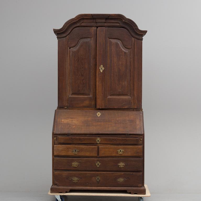 An 18 th century rococo cabinett.