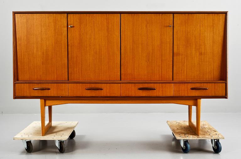 SIDEBOARD, 1900-talets mitt.