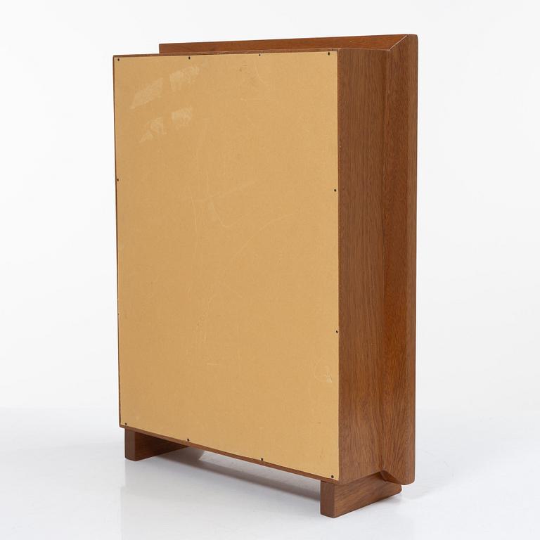 Josef Frank, a mahogany table showcase cabinet, model 2069, Svenskt Tenn, pre 1985.