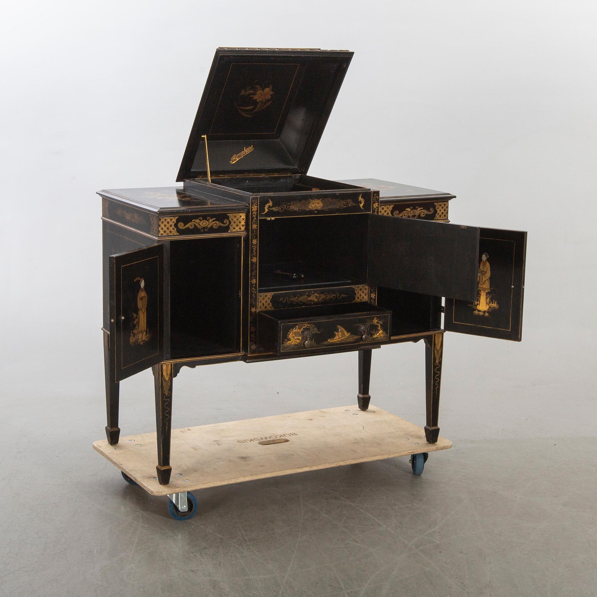 SIDEBOARD/MUSIKMÖBEL, 1900-talets första hälft.