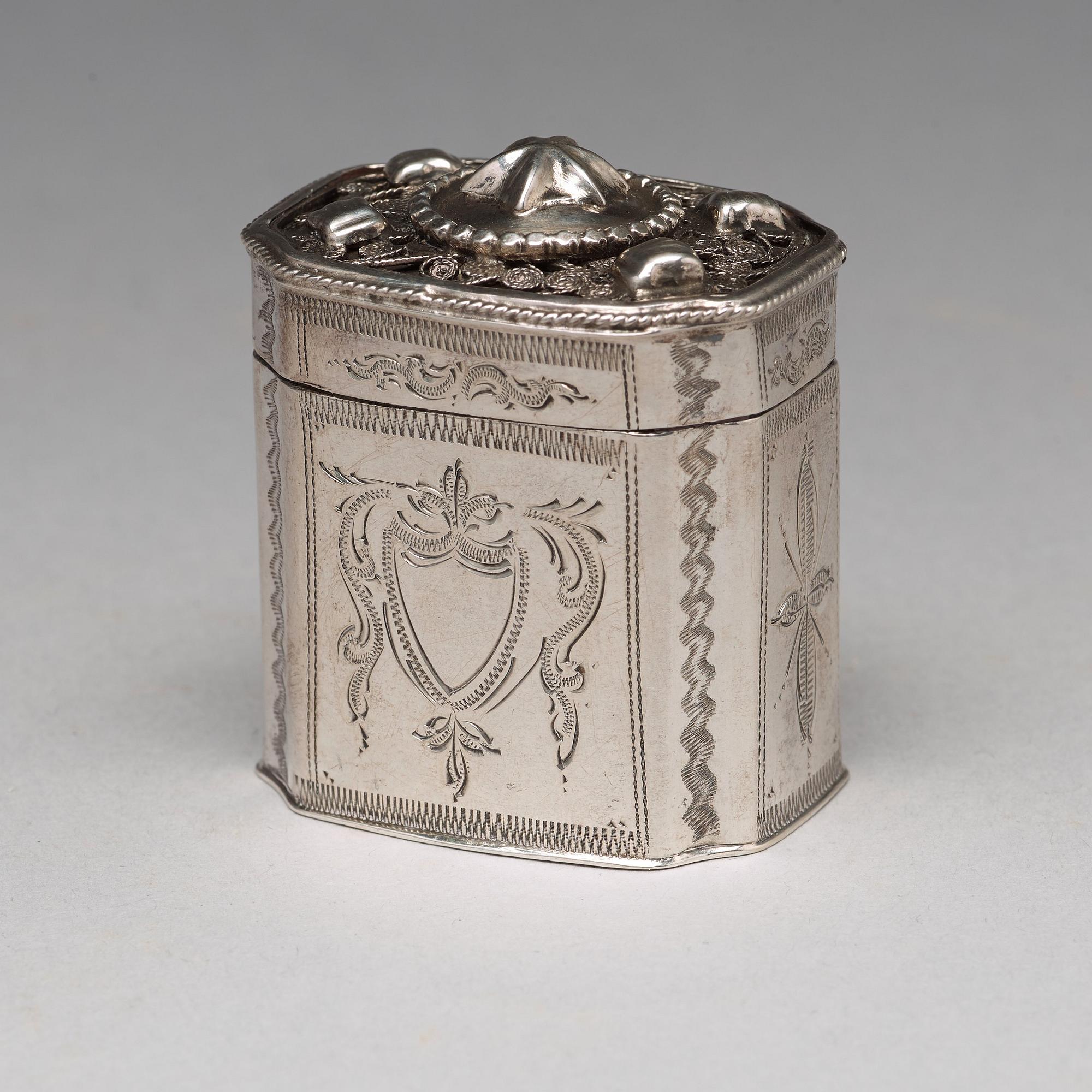 Dosor, 3 st, silver, en Moskva 1861, två stycken Holland, sannolikt 1800.tal.