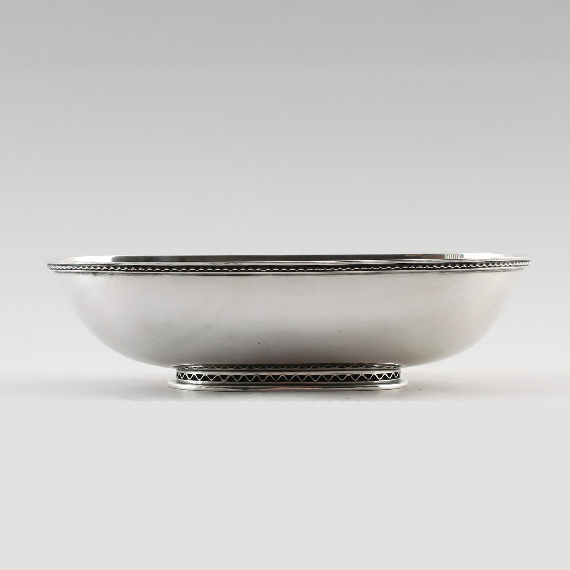 SKÅL, silver, Erik Råström, Stockholm 1953. Vikt ca 466 g.