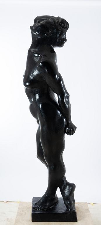 Gudmar Olovson, staty. Signerad. Numrerad. Gjutarstämpel. Brons, höjd 210 cm, längd 56 cm.