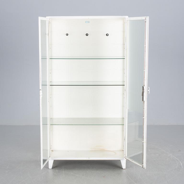 LÄKARSKÅP, 1900-talets andra hälft.