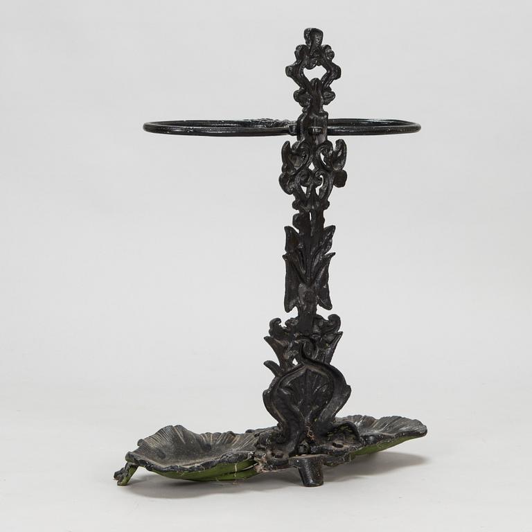 A cast iron umbrella stand, 20th Century.