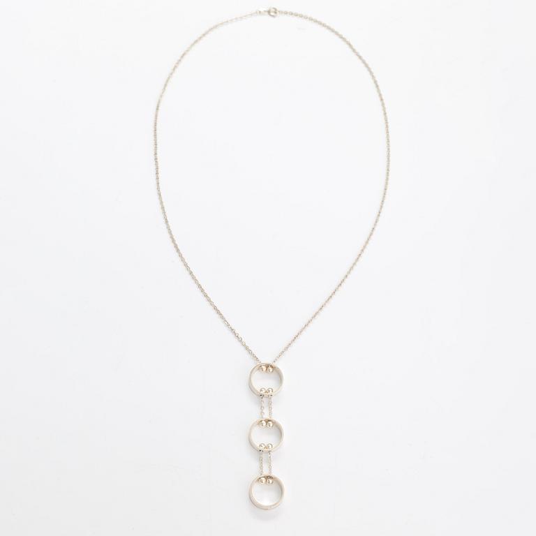 Elis Kauppi, A silver necklace. Kupittaan kulta, Turku 1966.