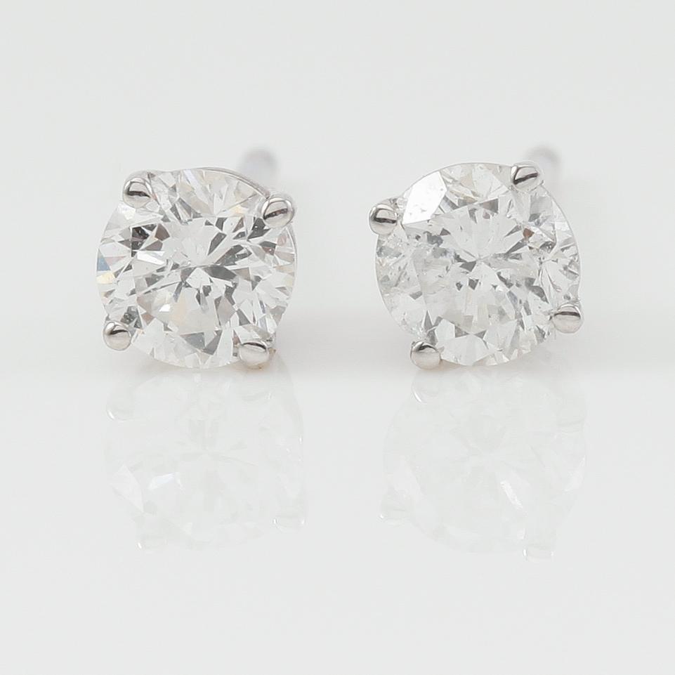 ÖRHÄNGEN, 1 par, 14K vitguld och diamanter tot ca 0.50 ct.