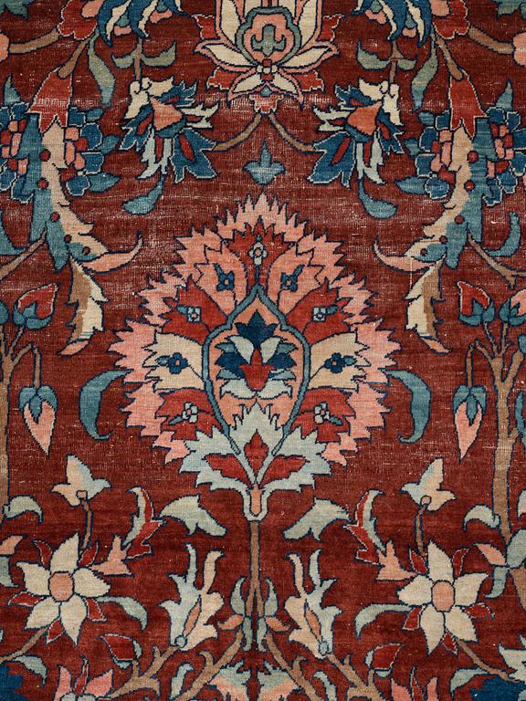 A CARPET, an antique Esfahan, ca 480,5 x 350 cm.