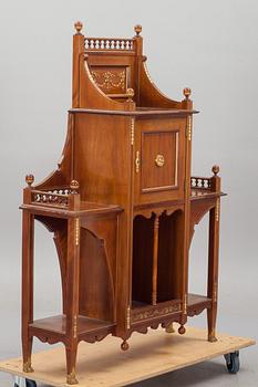 HYLLA, empirestil. 1900-talets början.