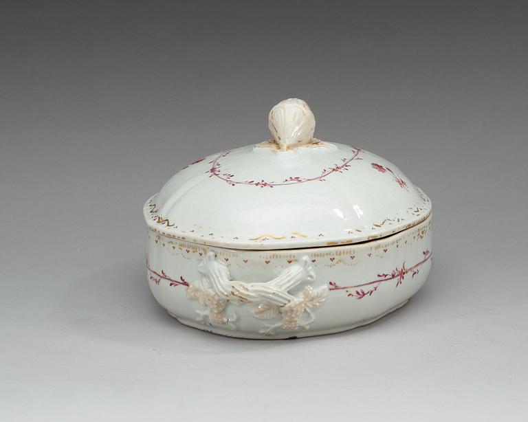 A famille rose tureen with cover, Qing dynasty, Qianlong (1736-95).