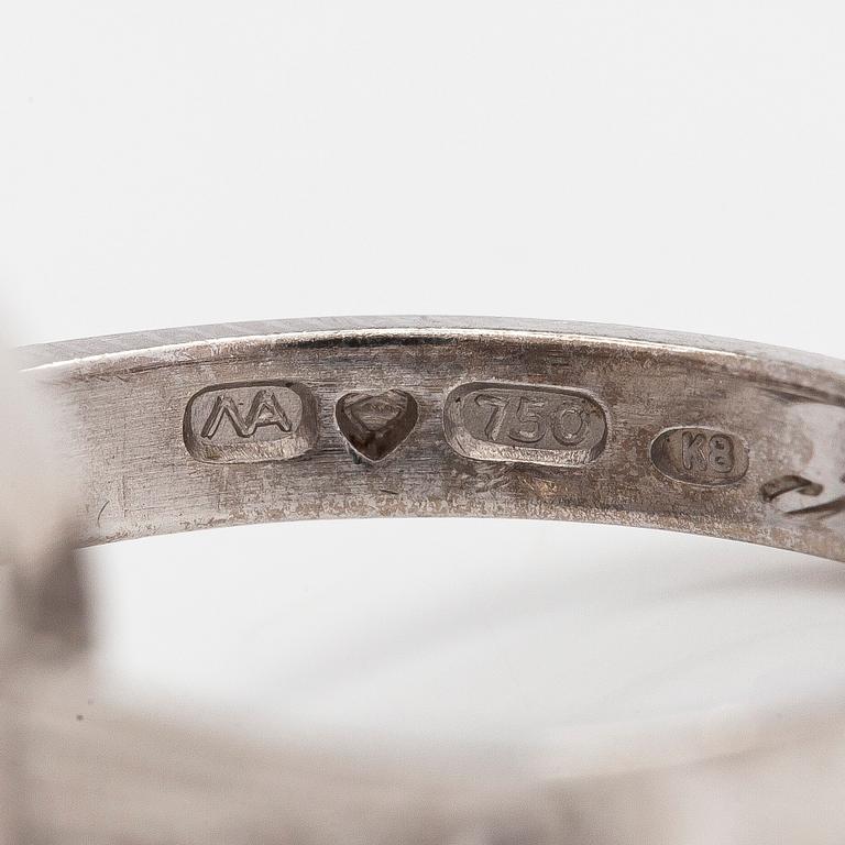 Sormus 18K kultaa ja briljanttihiottuja timantteja, Koru-Sampo Turku 1987.