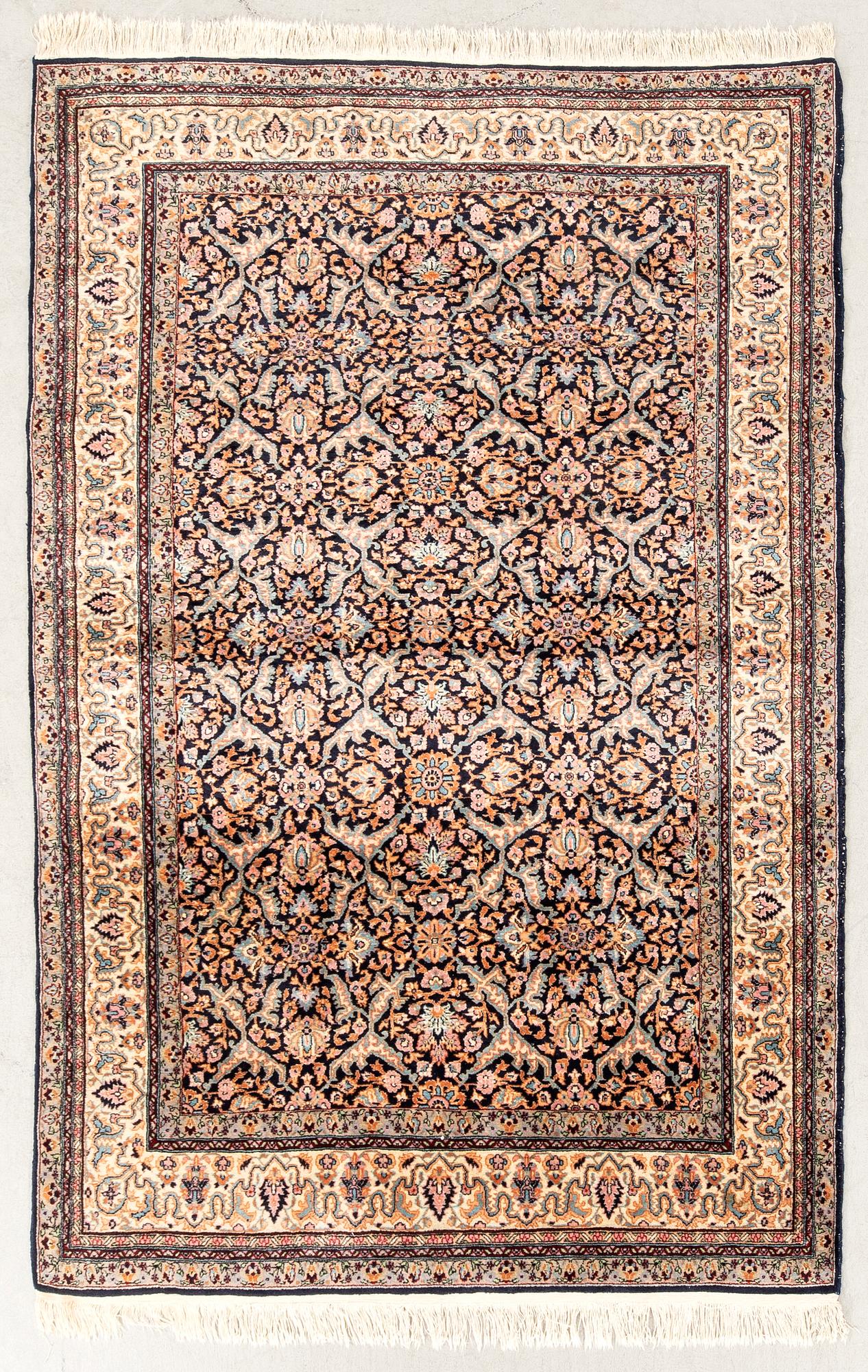 Matta orientalisk old ca 214x143 cm.