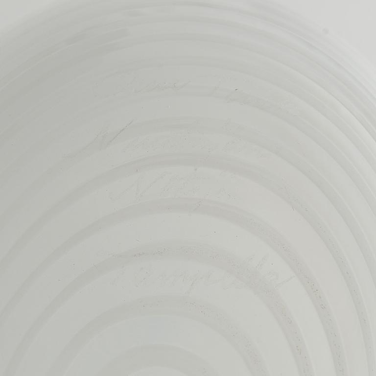 Oiva Toikka, A glass bird, signed Oiva Toikka Nuutajärvi Notsjö Tampella.