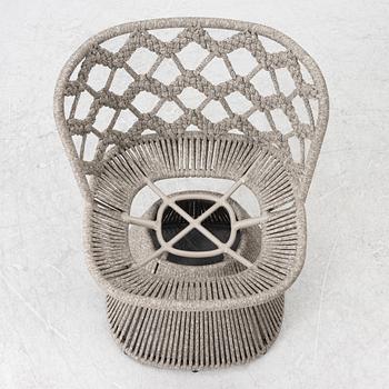 Monica Armani, six outdoor 'Flair O' ' B&B Italia.