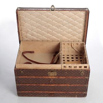 LOUIS VUITTON, a Monogram canvas trunk, late 19th/early 20th century.