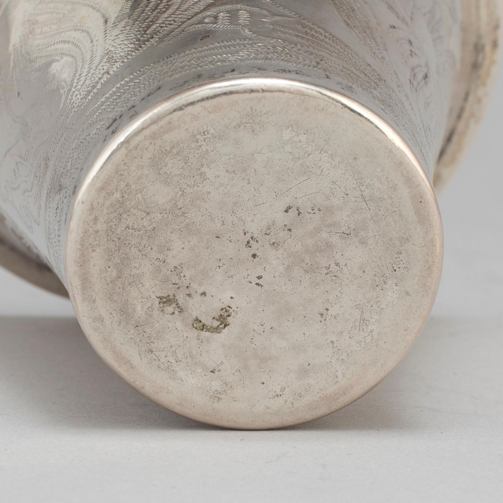 Bägare, silver, ostämplad, sannolikt sk bönhasarbete, Sverige 1800-talets början.