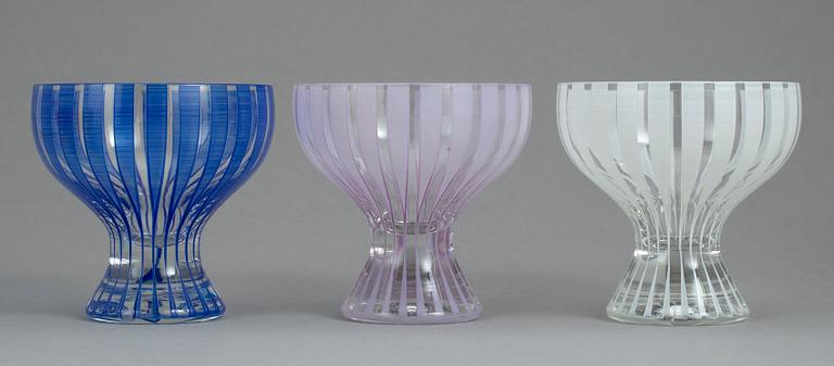 SERVISDELAR, 9 st, glas, "Strikt", Bengt Orup, Johansfors. Formgivna 1952.