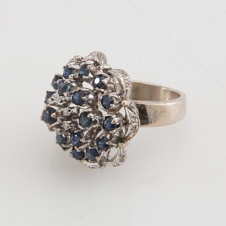 Ring 8K white gold with diamonds and sapphires.