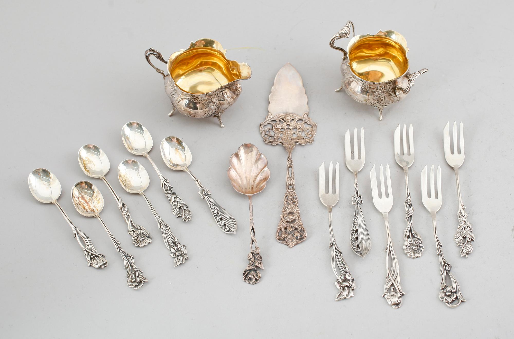 SAMLING SILVERFÖREMÅL, 16 delar, 1900-tal. Vikt ca 433 gram.