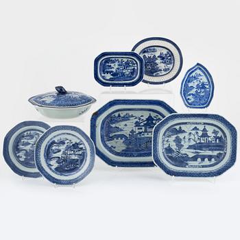 23 export porcelain service parts, China, Jiaqing (1795-1820).