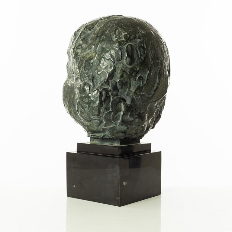 Gudmar Olovson, sculpture. Signed. Numbered. Foundry mark. Bronze, total height 40 cm, length 25 cm.