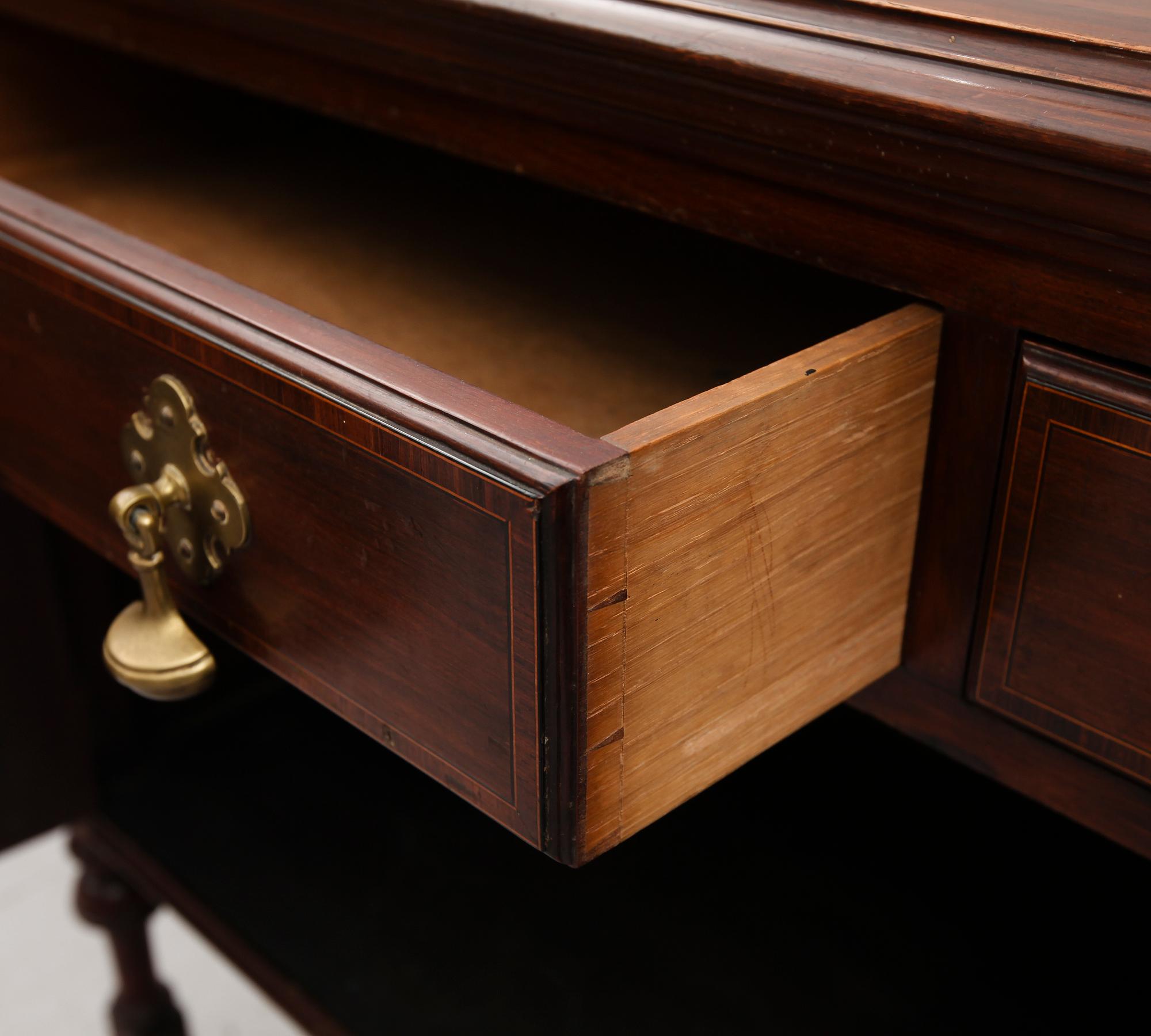 SIDEBOARD, England, 1900-talets första hälft.