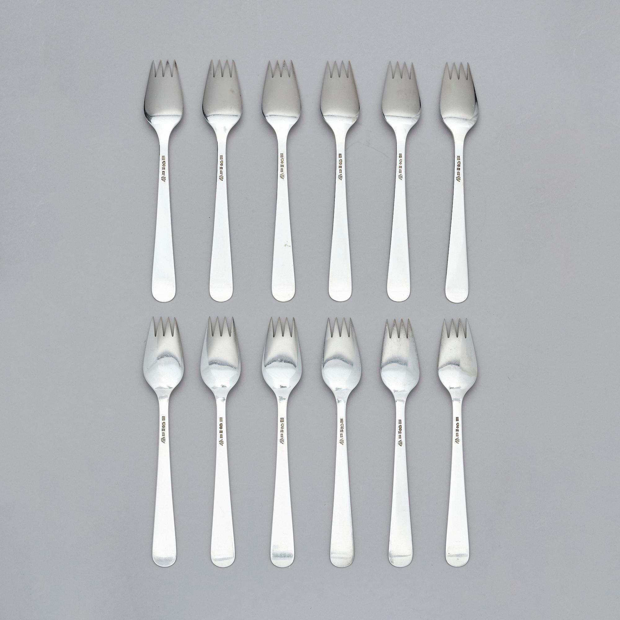 Wiwen Nilsson, salladsgafflar / vickningsgafflar, silver, 12 st, Lund 1936.