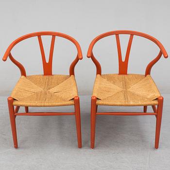 HANS J WEGNER, a set of 5  laquered Y-chairs, Denmark. Second half of the 20th century.