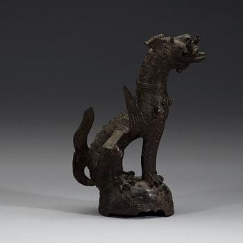 DRAKHUND, brons. Ming dynastin (1368-1643).