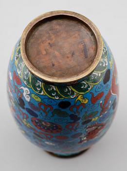 VAS, cloisonné, Kina, 1800-tal.