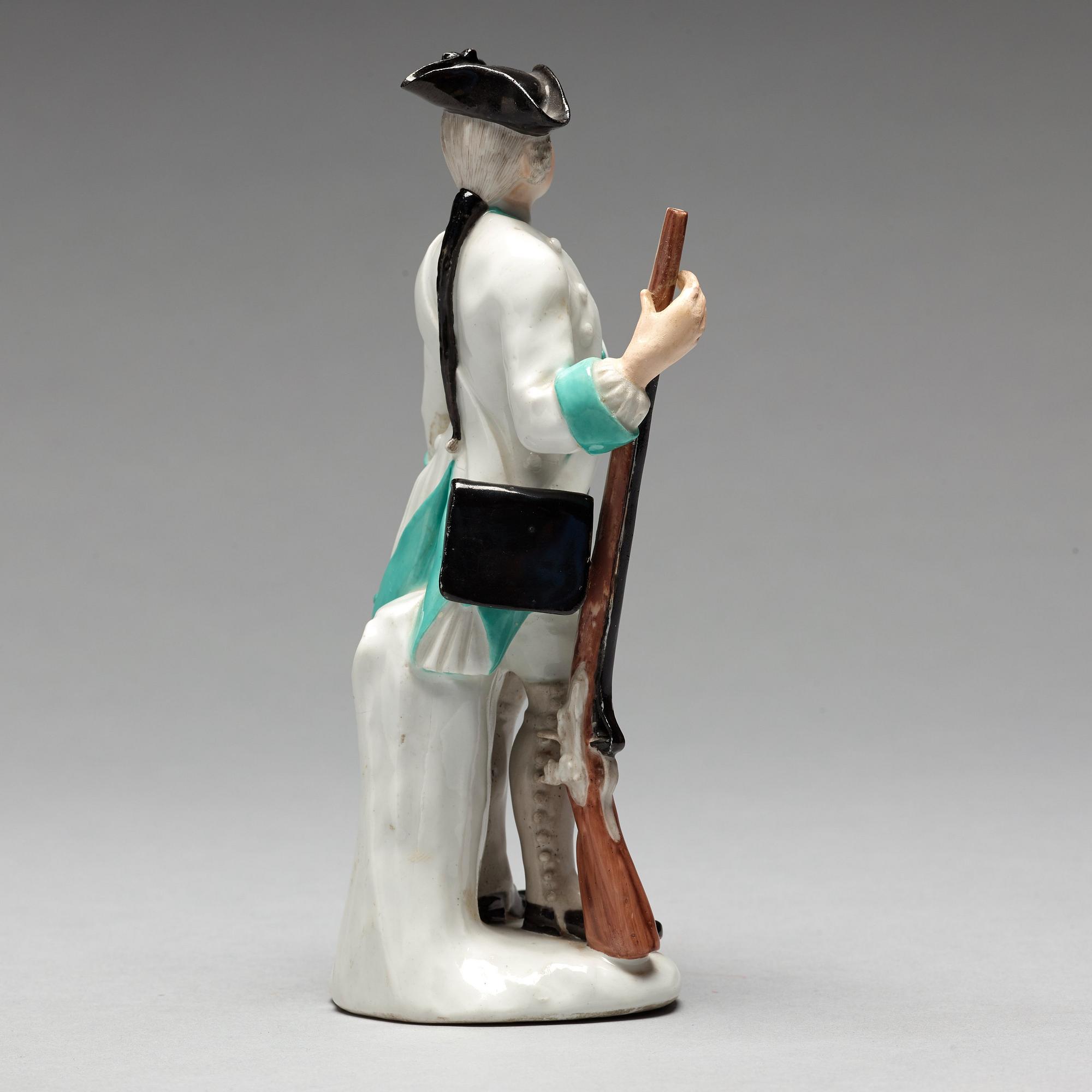 FIGURIN, porslin. Tyskland, 17/1800-tal. Omärkt.