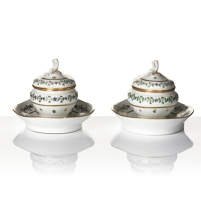 A five piece porcelain set with the 'Barbeaux pattern', France, some parts by Dihl et Guerhard, 18th/19th century.