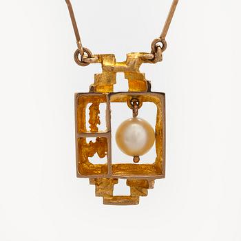 Björn Weckström, necklace, "Magic Pearl", cultured pearl, 14K gold.