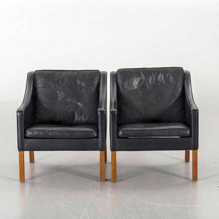 Two 20th century "2209" armchairs, designed by Børge Mogensen.