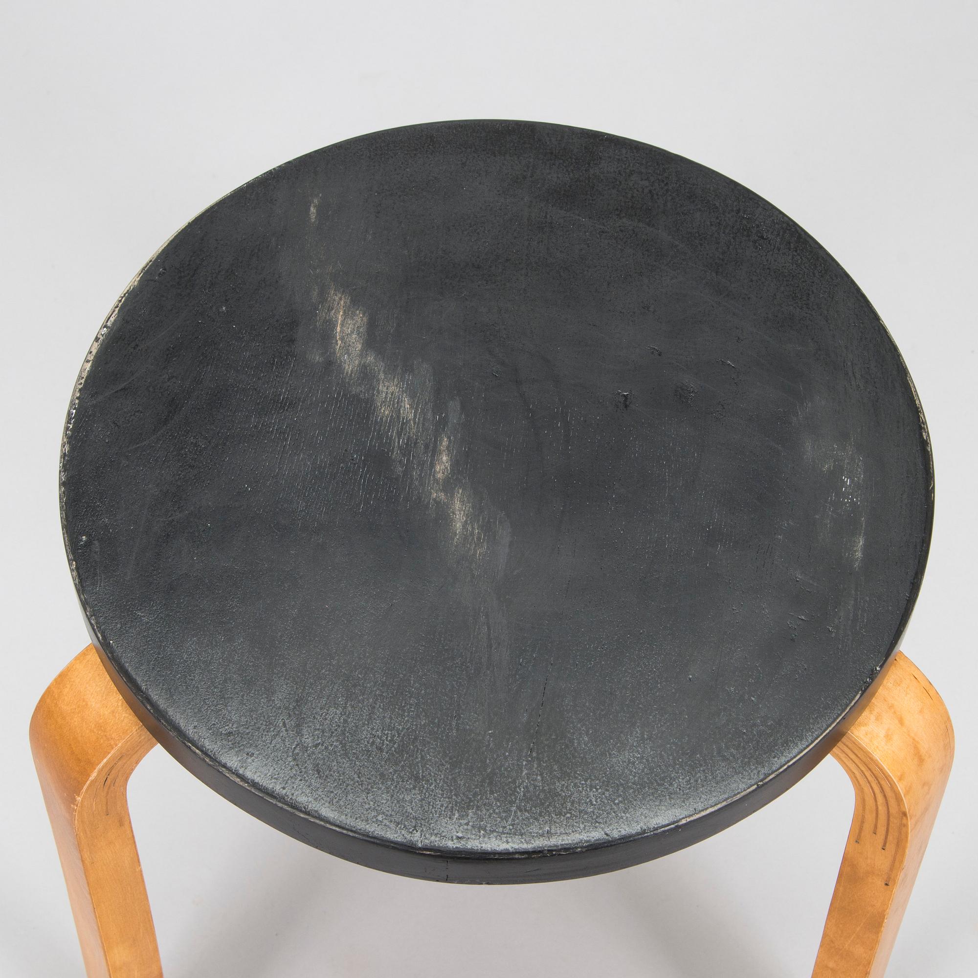 Alvar Aalto, pall, modell 60, för O.Y. Huonekalu- ja Rakennustyötehdas A.B. 1930-tal.
