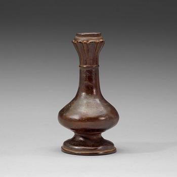 194. A bronze vase, Ming dynasty or early Qing dynasty.