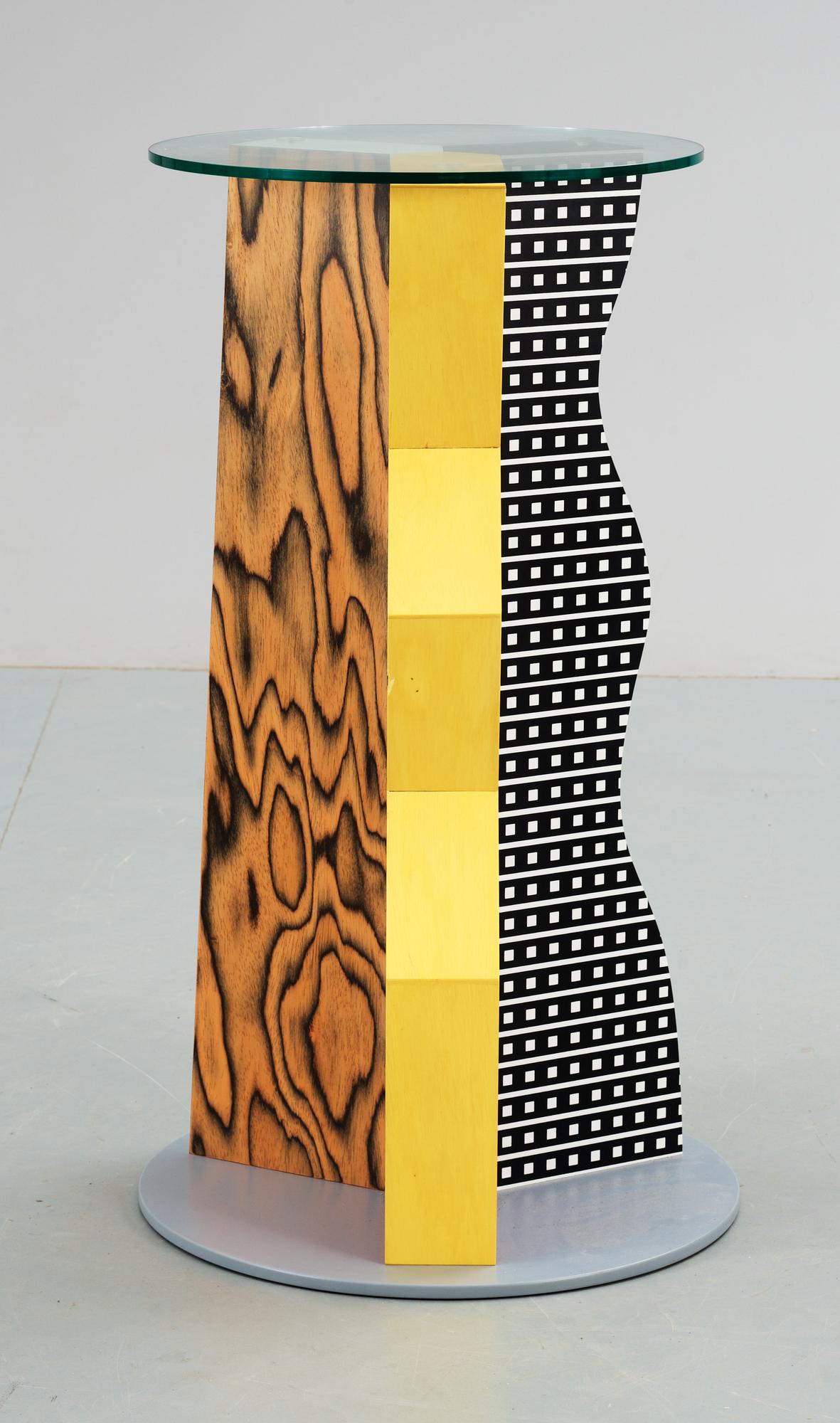ETTORE SOTTSASS, bord, "Ivory", Memphis, Italien.