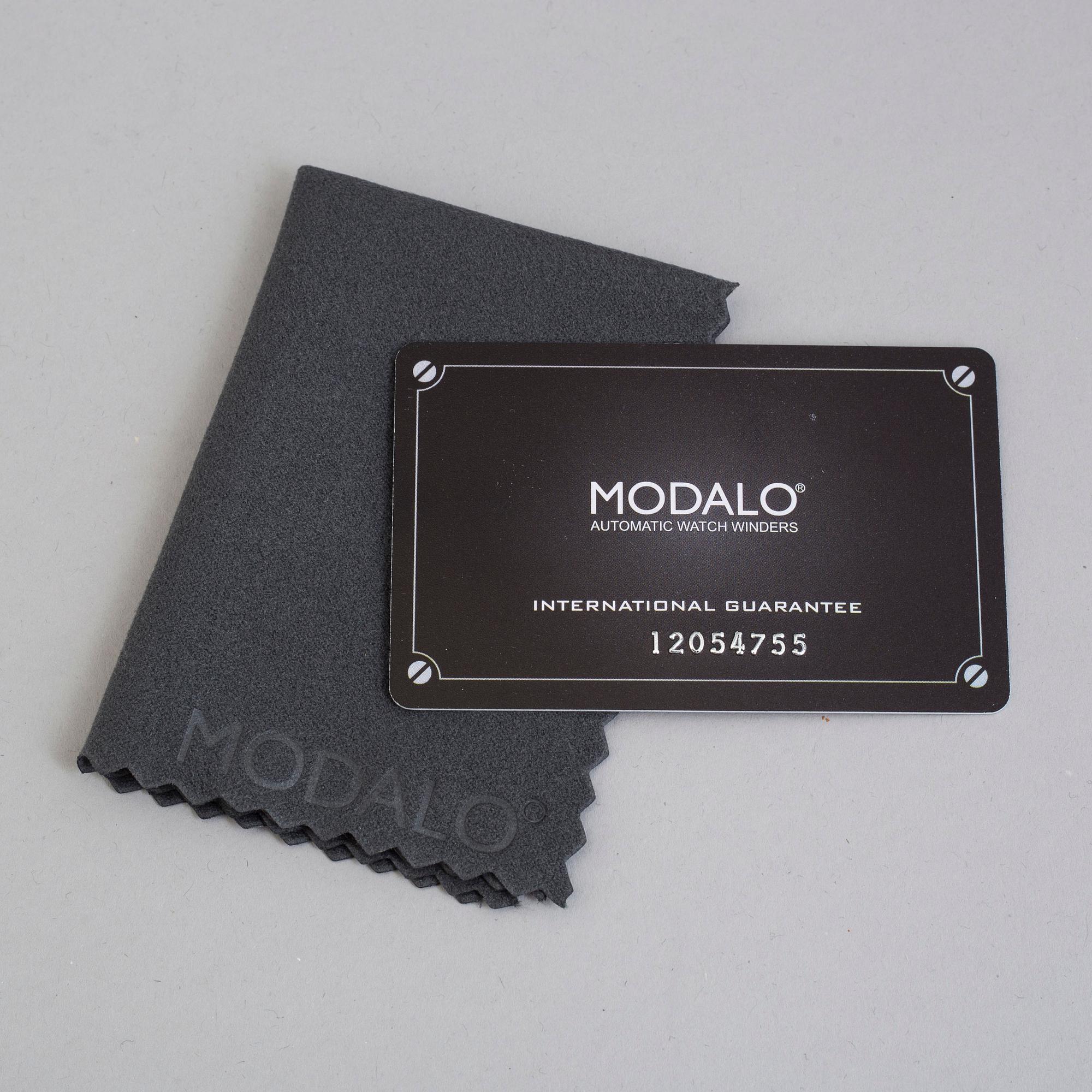 MODALO, winder, ca 18 x 18 x 22 cm.