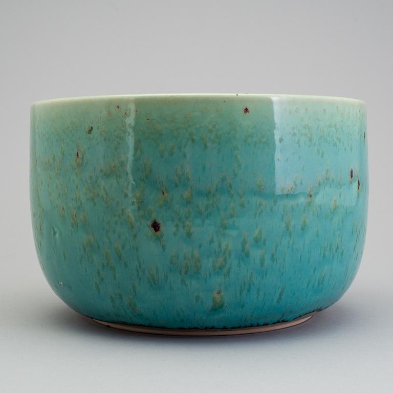 STIG LINDBERG, a stoneware bowl, Gustavsberg 1970s.