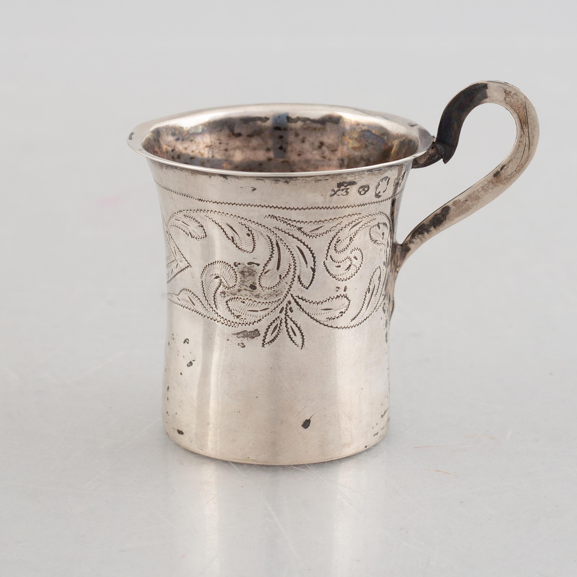 Five silver cups, 18th/19th Century.