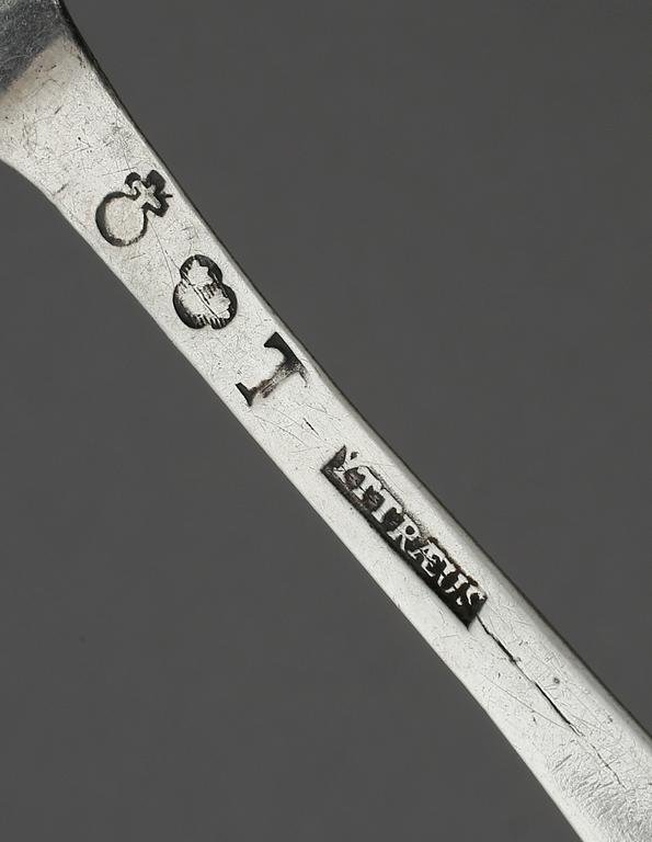 SKEDAR 2 stycken, silver. Olof Yttraeus, Uppsala 1777 och 1809. Total vikt ca 85 gram.