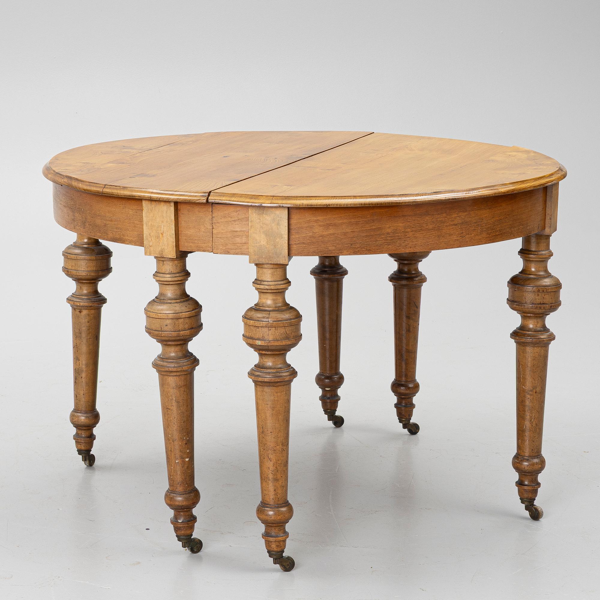 Dining table, late 19th century.
