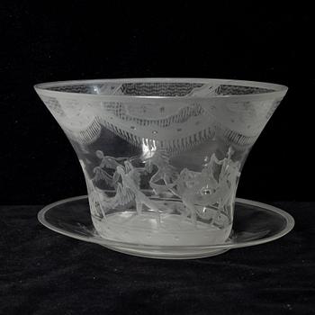 Simon Gate, a bowl on stand, 'Slöjdansen', Orrefors, 1930.