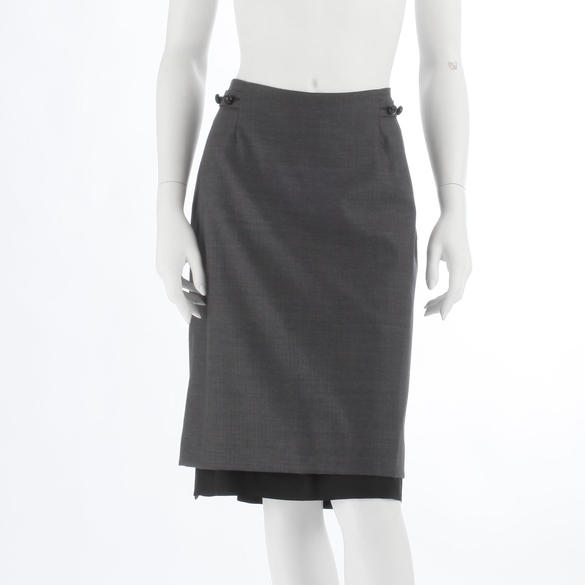 NOIR, a grey av black pencilskirt. Size 38.