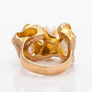 Björn Weckström, ring, "Kastehelmet", 14K guld och odlade pärlor, Lapponia 1971.