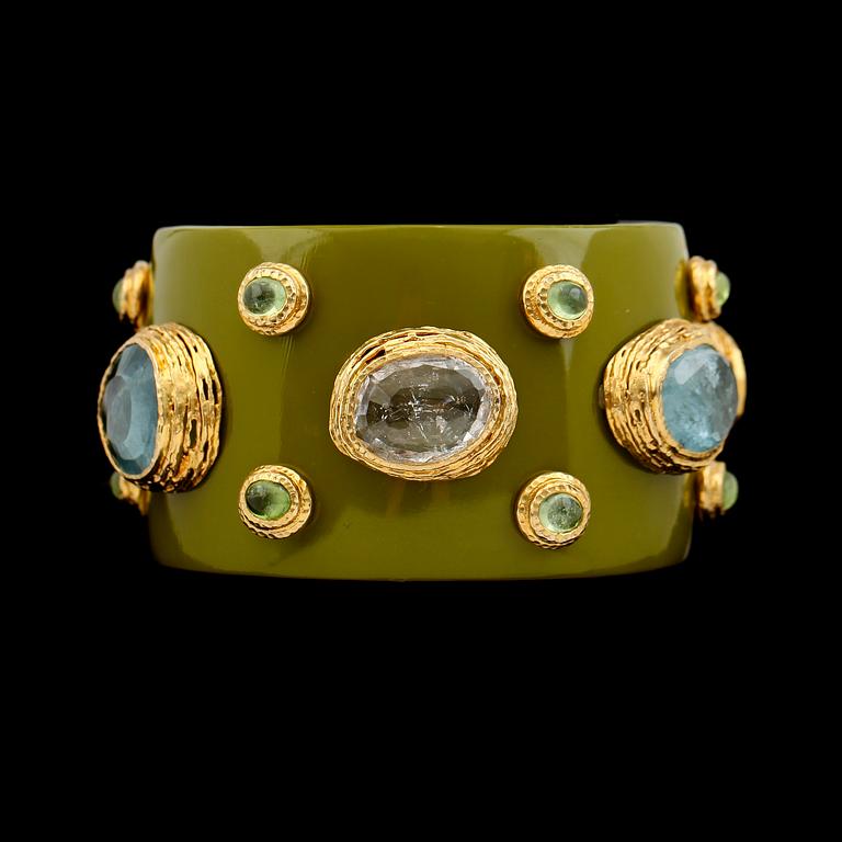ARMBAND, sterling silver förgyllt i 18K guld, akvamariner, rosenkvarts, peridoter och buffelhorn.