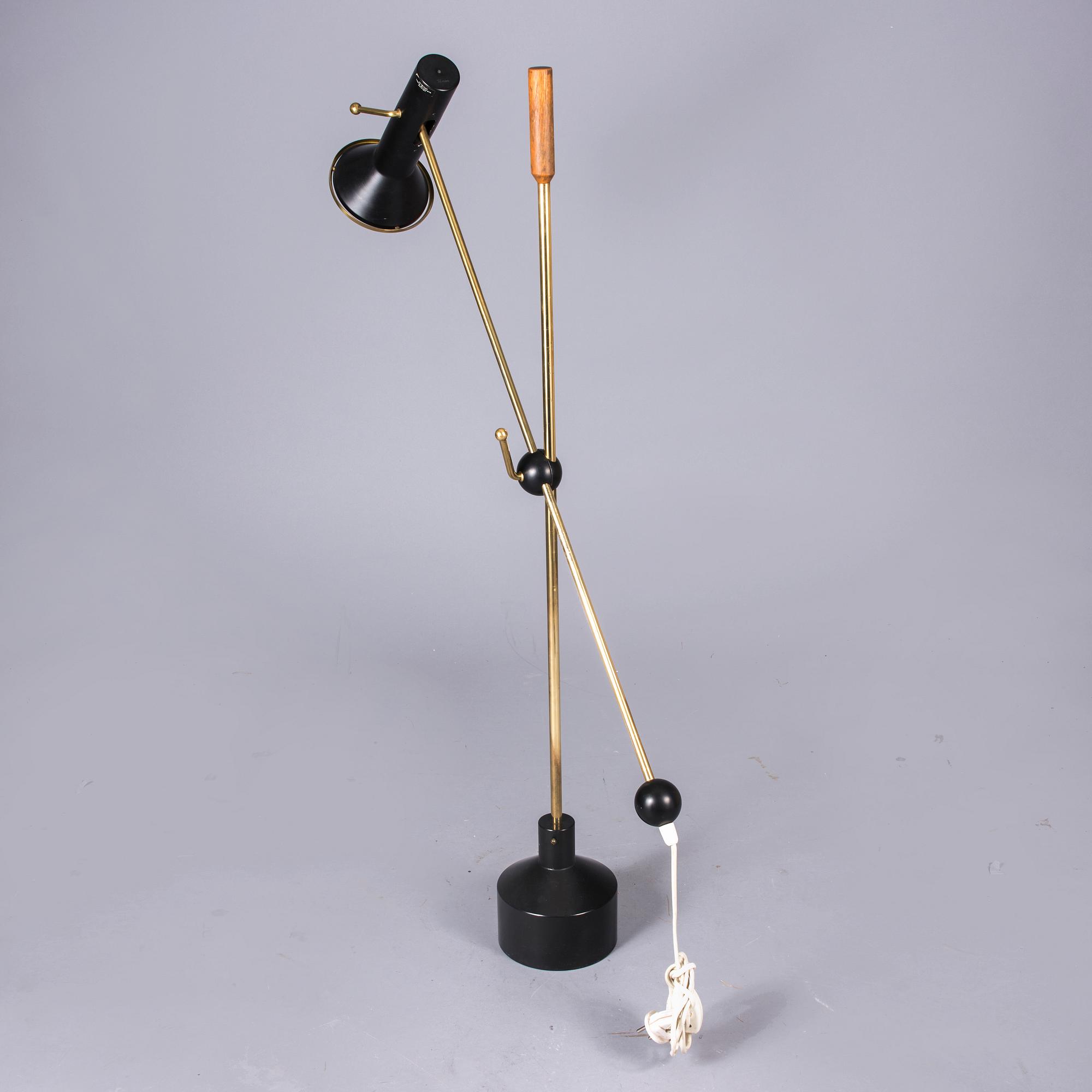 GOLVLAMPA, K10-47. Tapio Wirkkala. Tillverkare Idman Ab, 1960-tal.